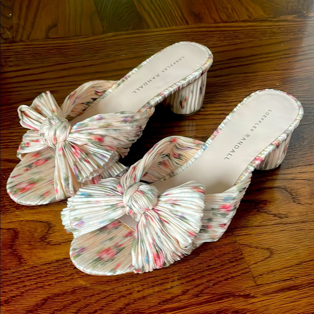 Loeffler Randall Cream 7.5 Emilia sandal never worn